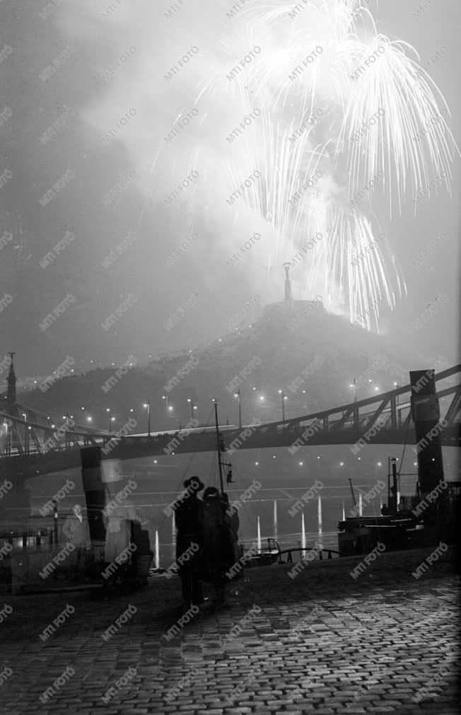 Ünnep - Tűzijáték Budapesten