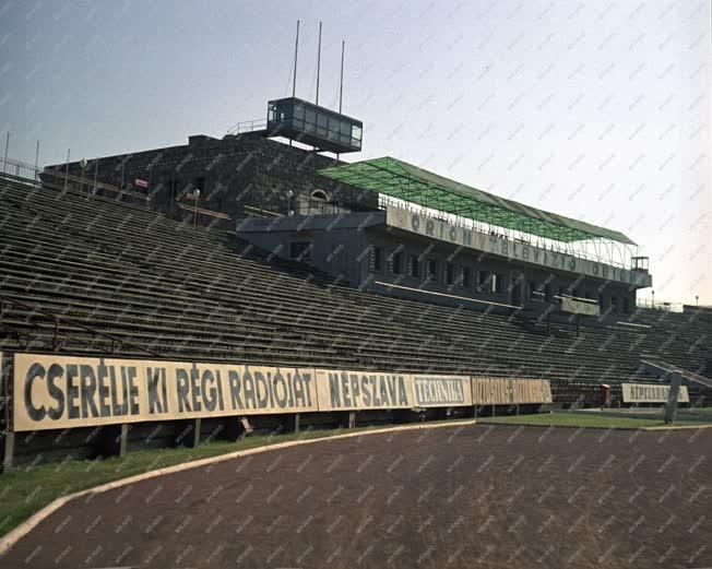 Reklám - Hirdetések a Népstadionban