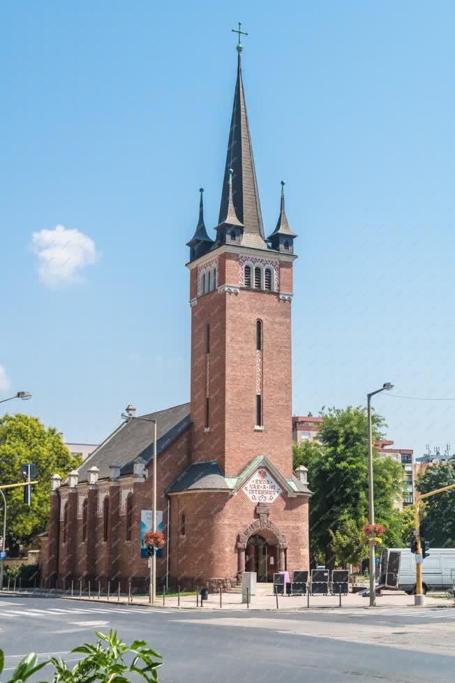 Egyházi épület - Székesfehérvár - Evangélikus templom
