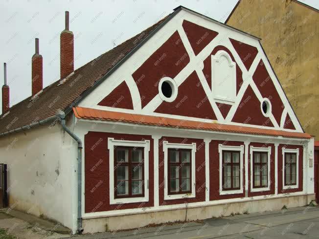 Keszthely - XVIII. századi lakóház a belvárosban