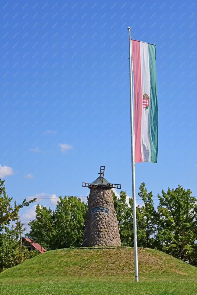 Városkép - Szarvas - A történelmi Magyarország földrajzi középpontja