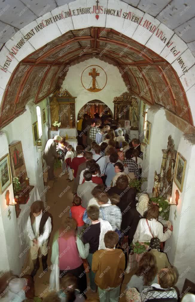Egyház - Pünkösdi búcsú Csíksomlyón