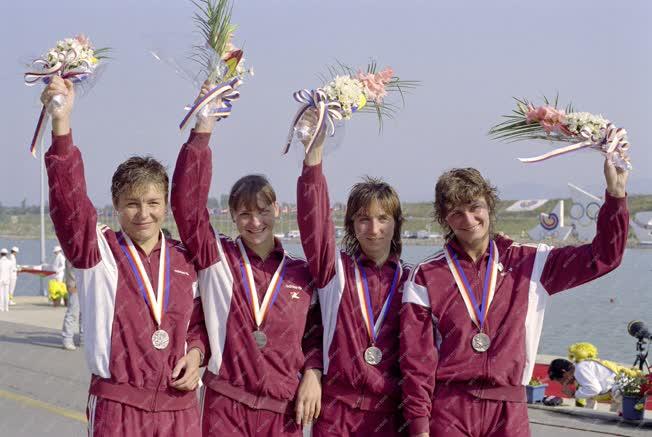 Sport - Az ezüstérmes női kajak négyes a szöuli olimpián