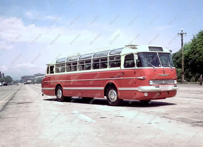Járműipar - Ikarus 66 autóbusz
