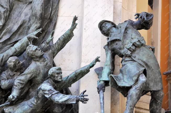 Kultúra - Budapest - Egyetemi hősi emlék szobor