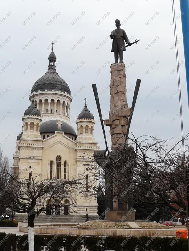 Kolozsvár -  Avram Iancu szobra