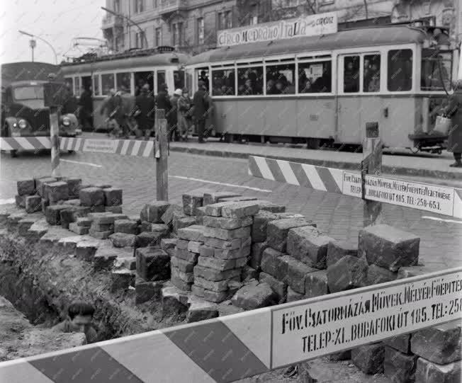 Településfejlesztés - Útfelújítás Budapesten