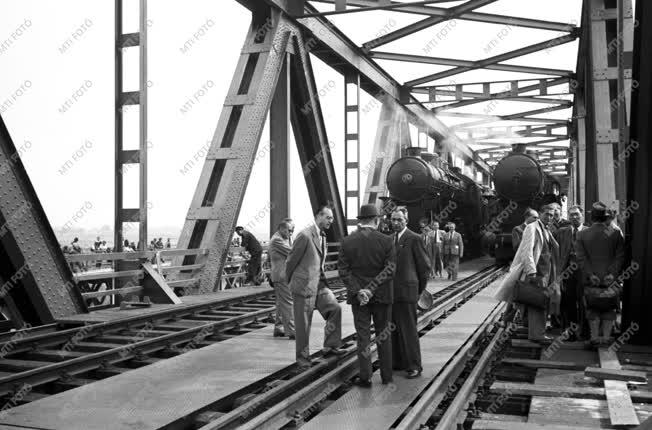 Közlekedés - Híd - A szajoli híd teherpróbája