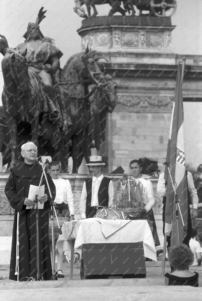 Ünnep - Szerzetesrend - Szántó Konrád ferences szerzetes