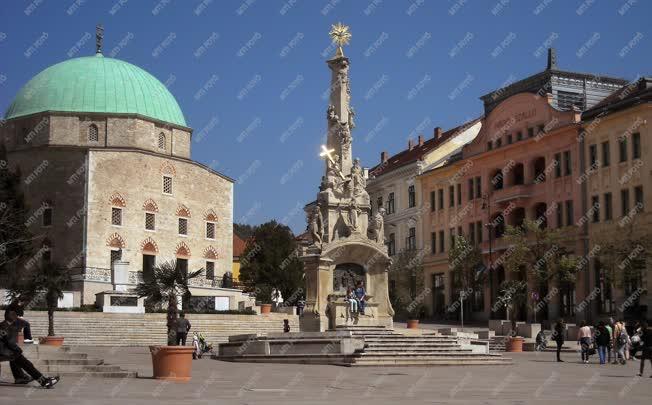 Városkép - Pécs - A Széchenyi tér 