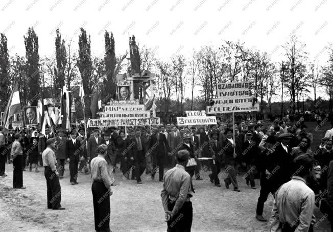 Belpolitika - Nagygyűlés Mezőhegyesen