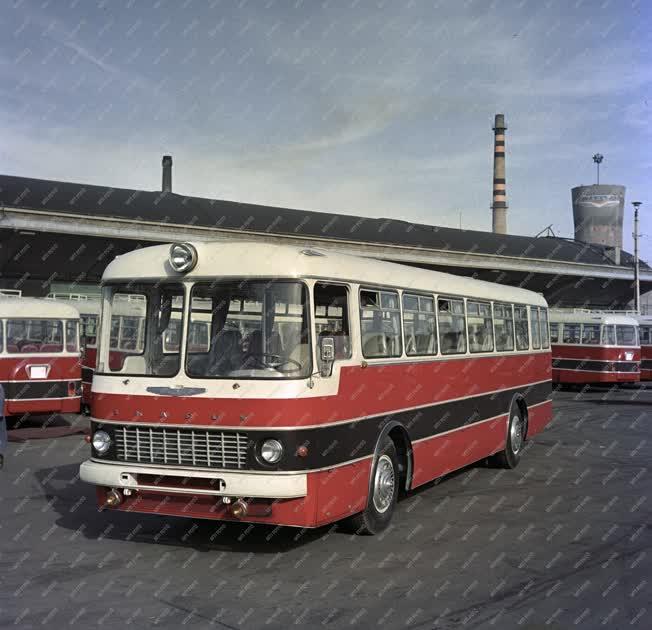 Járműipar - Ikarus 557 gyártása