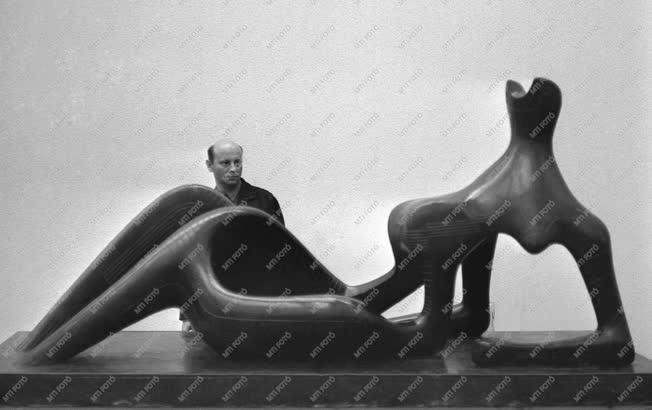 Kultúra - Henry Moore kiállítása a Műcsarnokban 