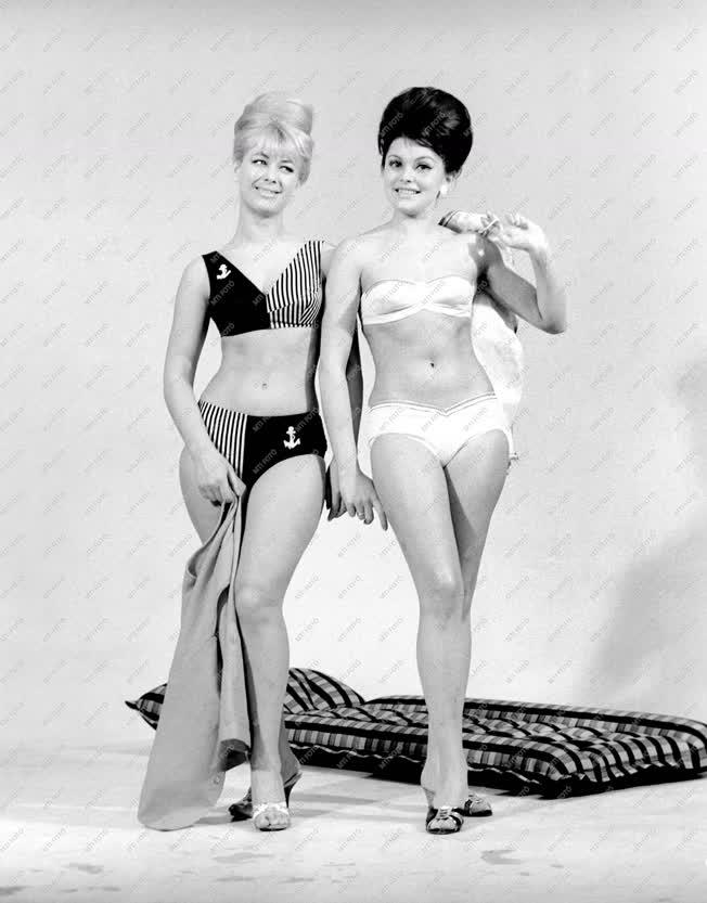 Divat - Az 1965-ös fürdőruha modellek