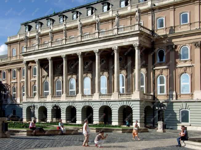 Városkép - Budapest - Kultúra - A Nemzeti Galéria épülete