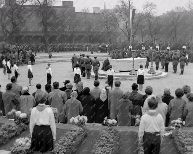 Emlékezés - Megemlékezés az 1956-os forradalmi események áldozatairól  