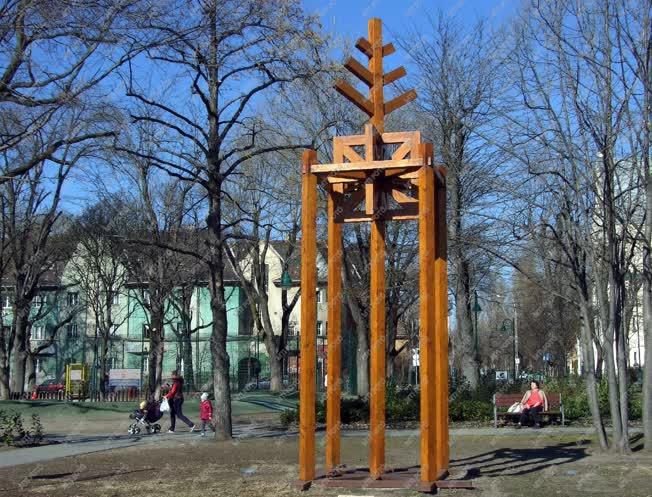 Városkép - Budapest - Életfa-emlékmű a Kós Károly téren