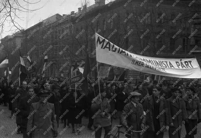 Belpolitika - Tömeggyűlés a Hősök terén