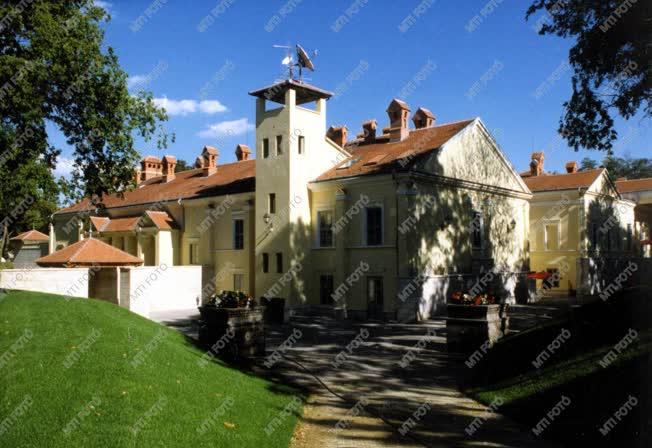 Magyar kastélyok - Fenyőharaszt
