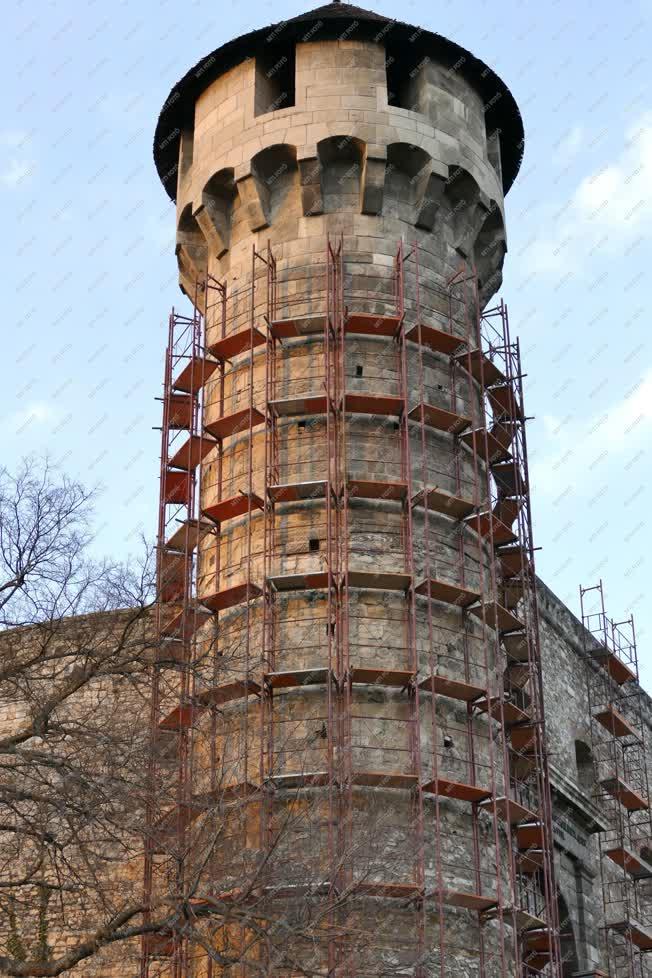 Műemlék - Felújítják a Budai Vár Buzogány-tornyát