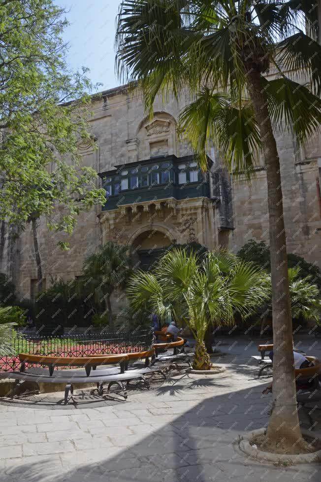 Épület - Valletta - A Nagymesteri Palota udvarának részlete