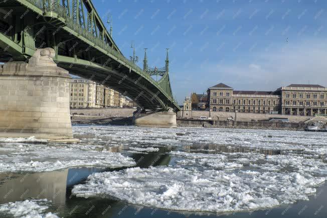 Városkép - Budapest - Jégzajlás a Dunán