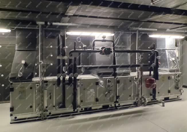 Sportlétesítmény - Budapest - Jégpályája hűtőrendszere