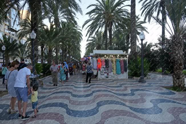 Turizmus - Alicante - A kikötői sétány