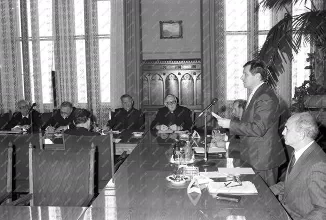 Egyház - Az Országos Vallásügyi Tanács alakuló ülése