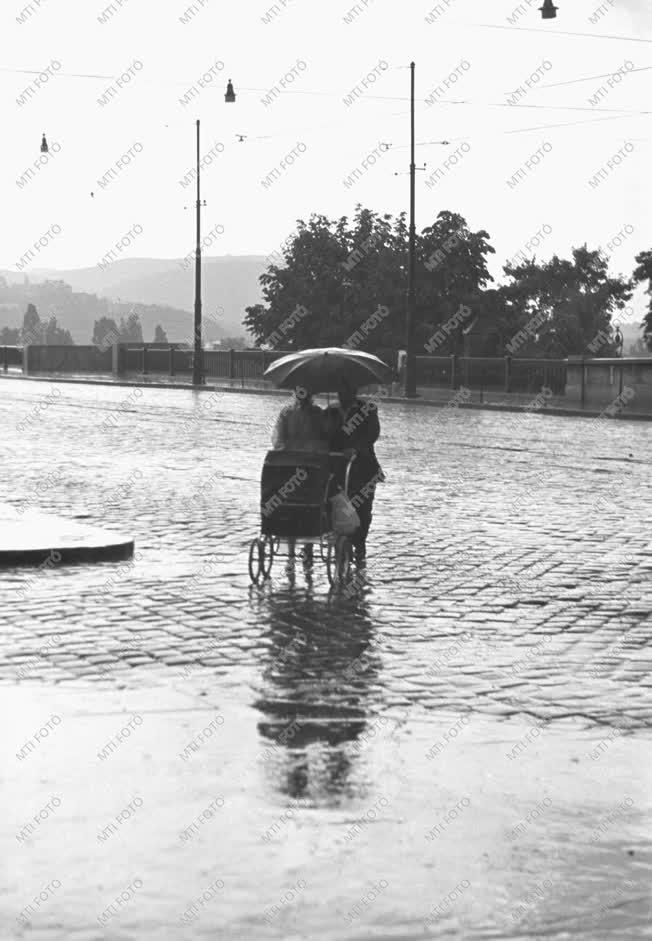 Időjárás - Nyári zápor Budapesten