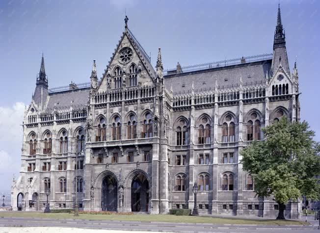 Városkép - Parlament