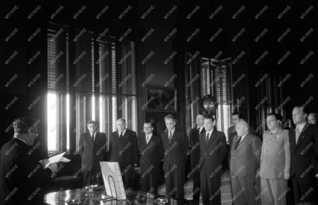 Belpolitika - Az 1949-es kormány kinevezése