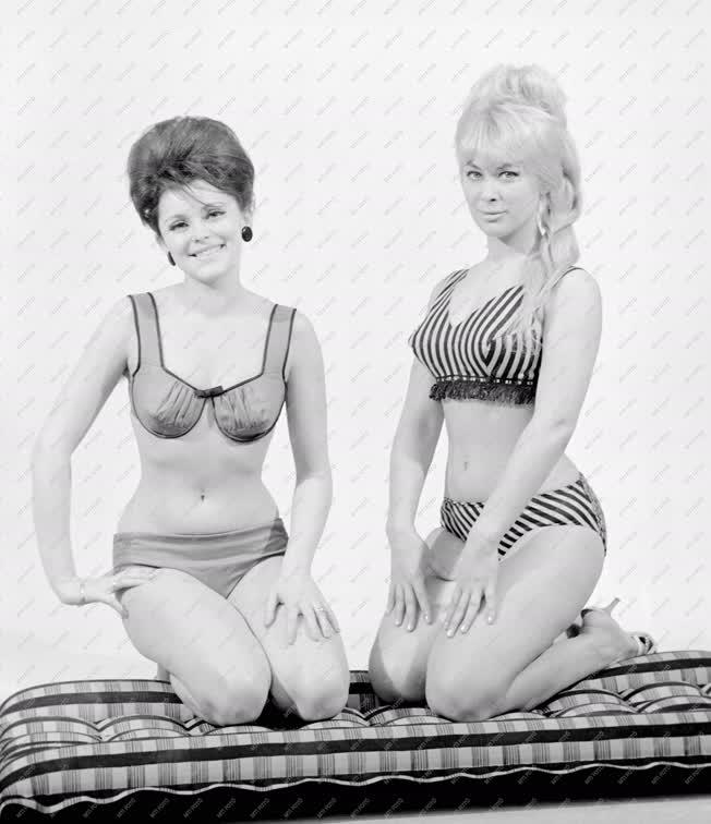 Divat - Fürdőruhadivat 1965