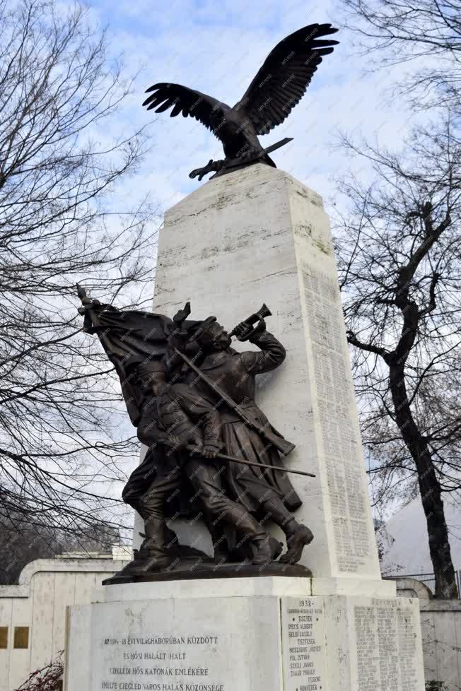 Emlékezés - Cegléd - I. és II. világháború hőseinek és áldozatainak emlékműve