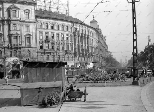 Városok - Budapest - Deszkabódé a Marx téren