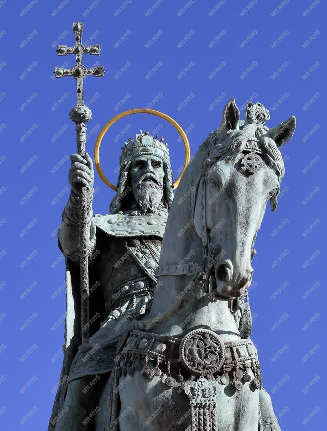 Köztéri szobor - Budapest - Szent István 