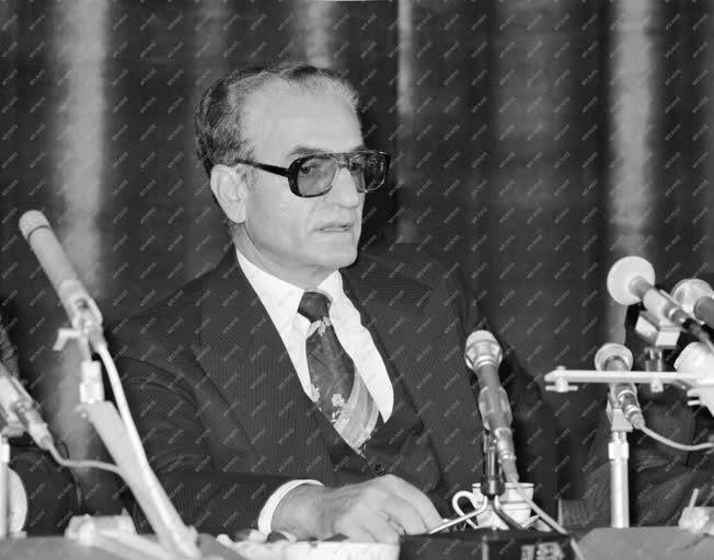 Külkapcsolatok - Mohammad Reza Pahlavi Magyarországon