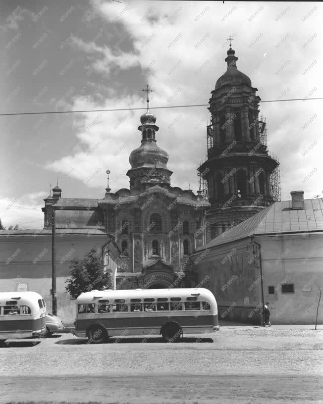 Szovjetunió - A Lavra kolostor