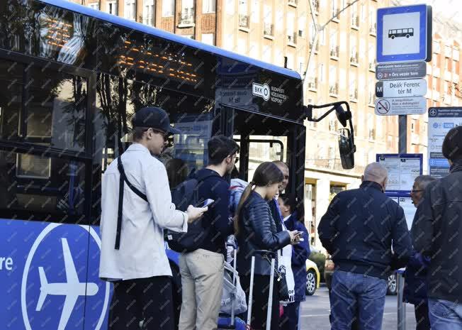 Közlekedés - Budapest - Repülőtéri BKK járat