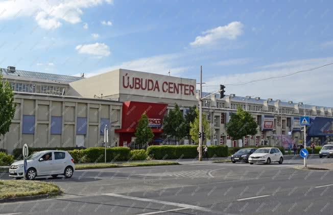 Kereskedelem - Budapest - Az Új Buda Center Bevásárlóközpont