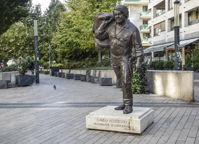 Városkép - Budapest - Corvin-negyed - Bud Spencer szobor