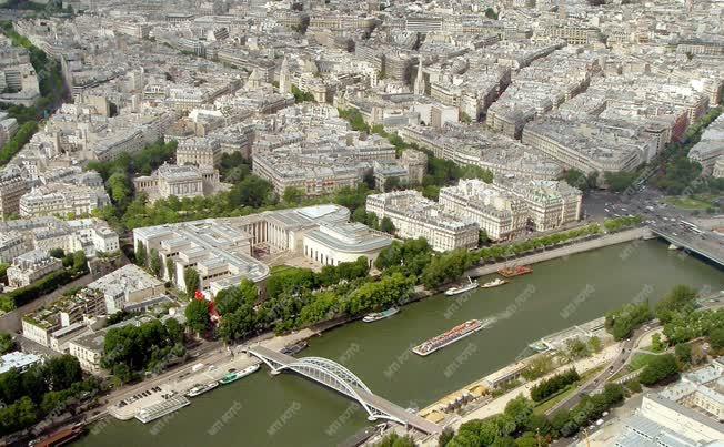 Párizs - Kilátás a városra 300 méter magasból
