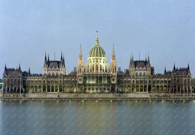 Város - Budapest - Parlament