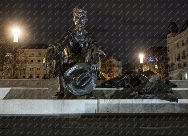 Köztéri szobor - Budapest - József Attila emlékmű