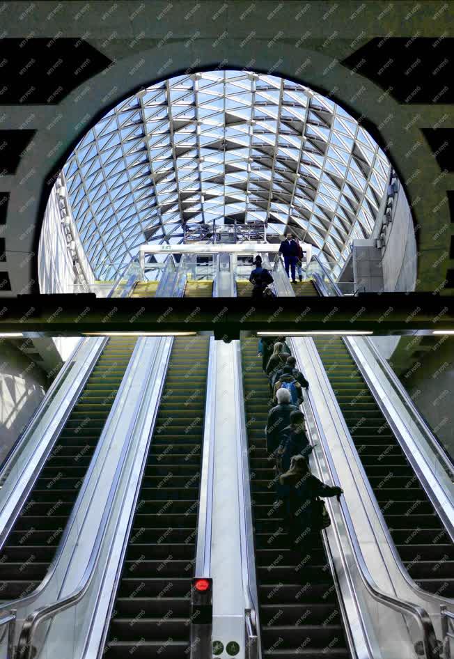 Közlekedés - Budapest - Az M4 metró Bikás park állomása