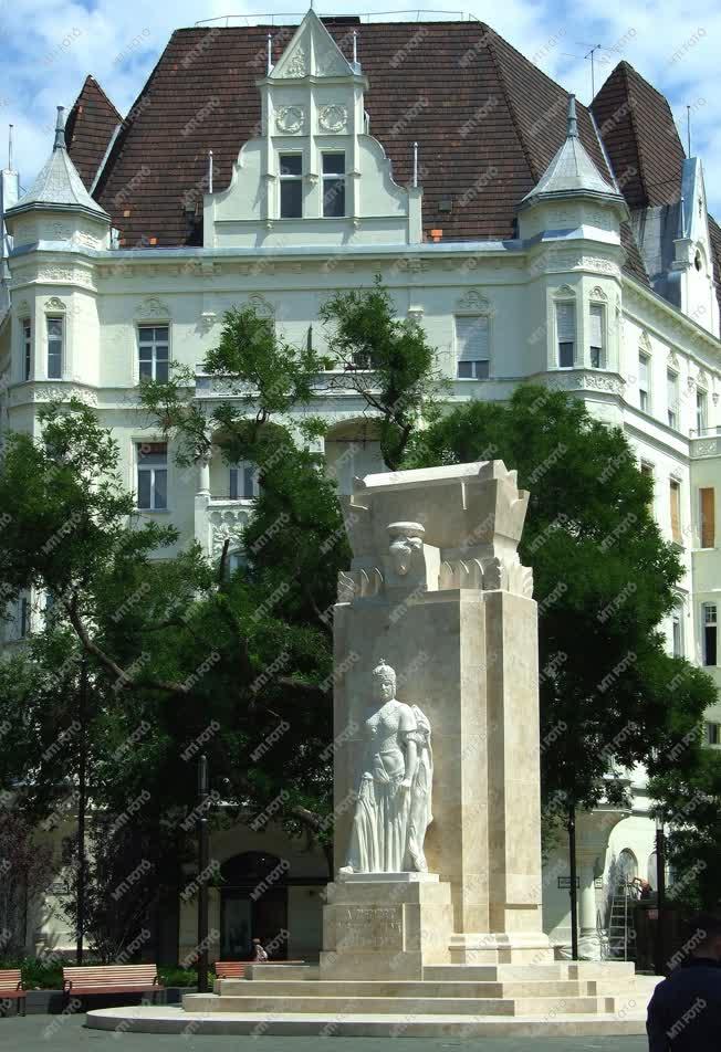 Városkép - Budapest - A Nemzeti Vértanúk emlékműve