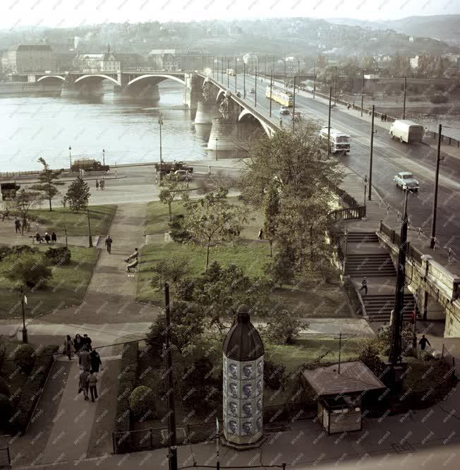 Városkép - Budapest - Park a Margit hídnál