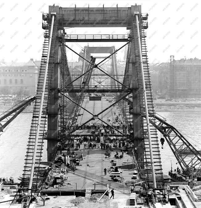 Közlekedés - Elkészült az Erzsébet híd