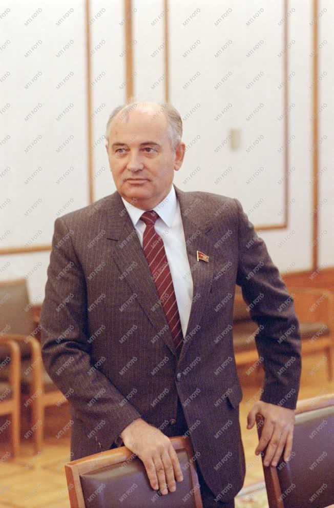 Külpolitika - Mihail Gorbacsov