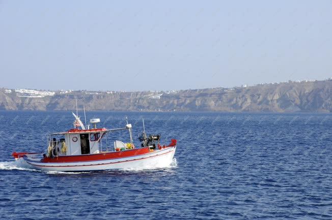 Foglalkozás - Szantorini - Munkába induló halászok